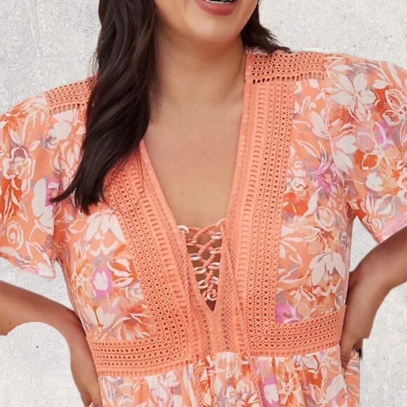 TORRID PLUS SIZE LACE- UP TEA LENGTH CRINKLE GAUZE FLORAL CORAL DRESS. - Picture 4 of 16